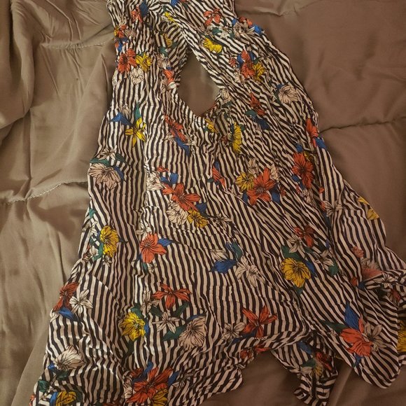 clothes - Picture 2 of 16